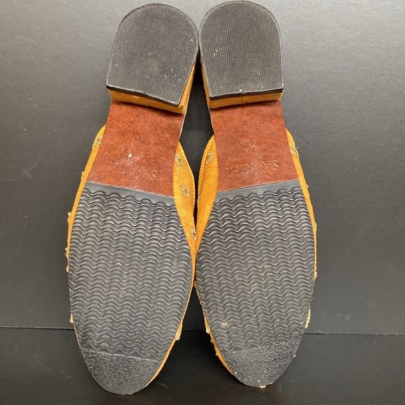 Saachi Signature Mules Brocade Embroidered Slip on Gold Yellow Size 7 - Picture 9 of 11